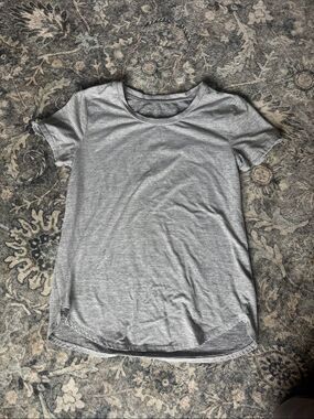 We Wander Women's Grey & White Striped Short-Sleeve Tee